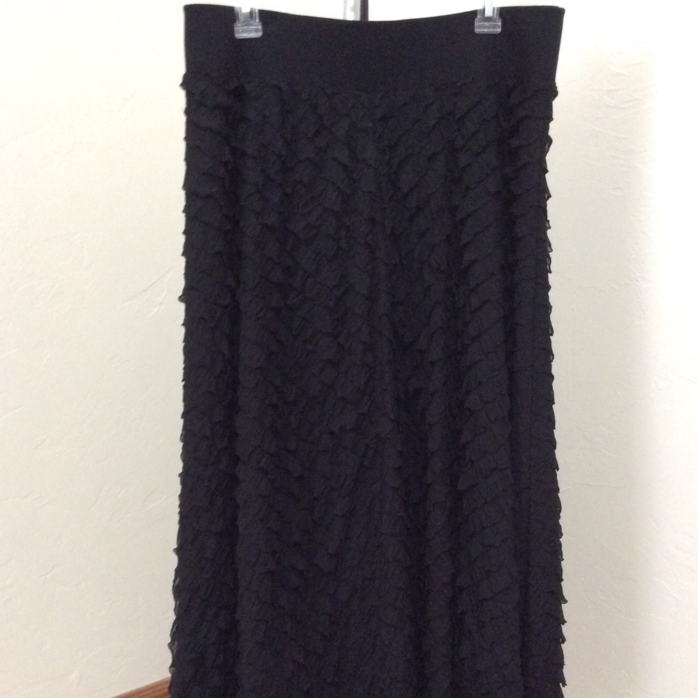 Peter Nygard Black Diagonal Ruffle Skirt | Size L
